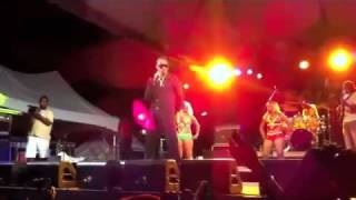 Bounty Killer -  Get Bottle At  Follow Di Arrow (Feb 2011)