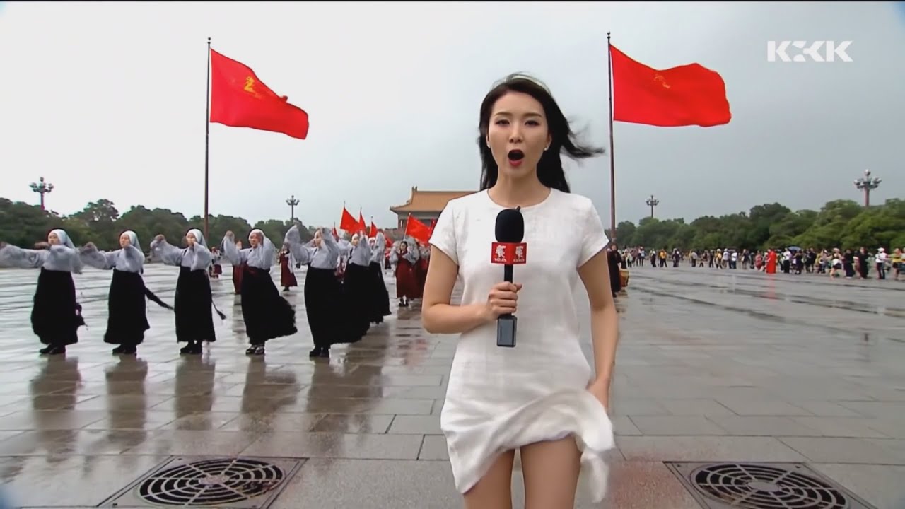 TOP Funny News Moments: When the Wind Takes Over 🎤🌬️