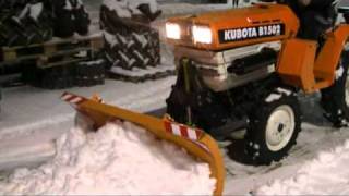 TRATTORE KUBOTA B1502 4WD + LAMA NEVE BLN 1250 - www.bets.it