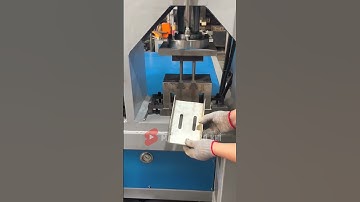 dập đột lỗ hộp oval trên sắt u