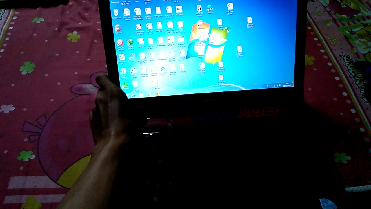 Cara Mengatasi Layar LCD Laptop Axioo Ngeblang Putih