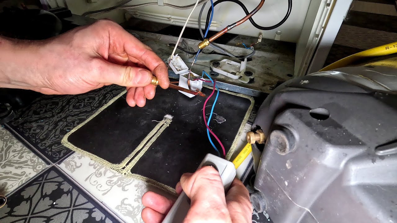 Холодильник Liebherr. Замена импульсного клапана.