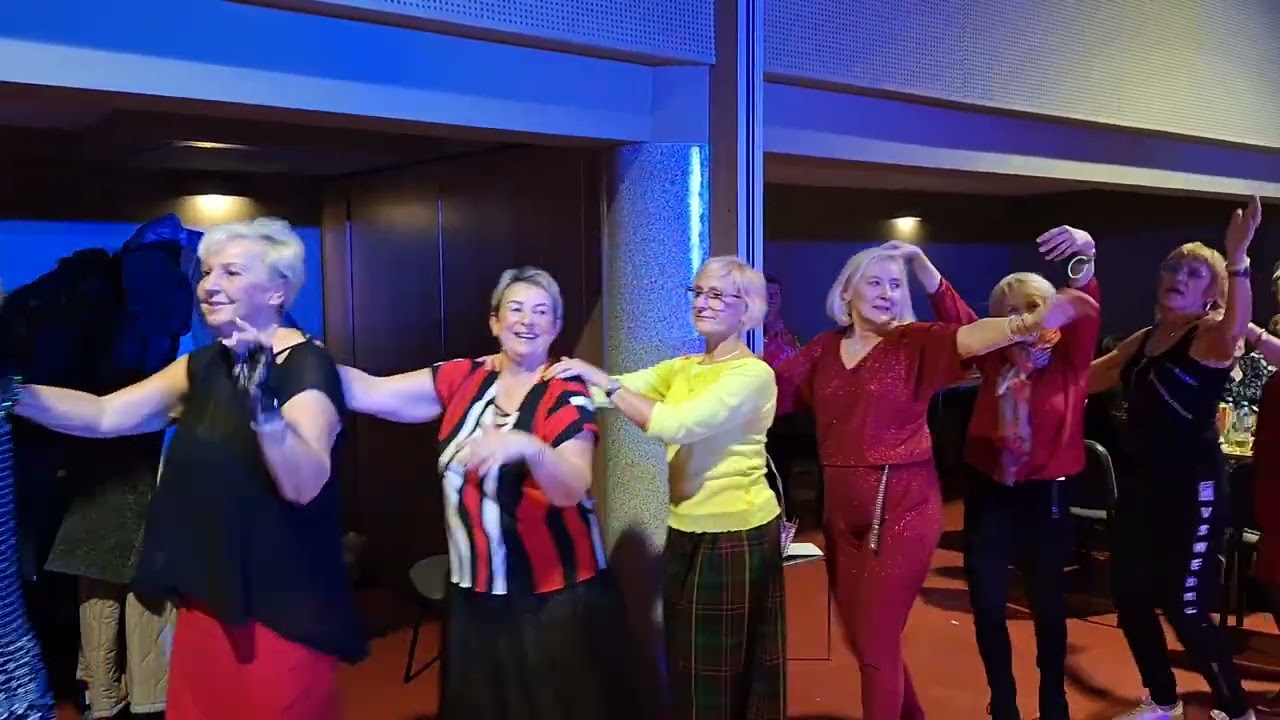 Mikołajkowy pociąg DOK  Dzierżoniów.