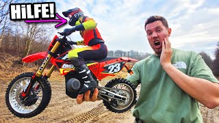 Ist das ferngesteuerte MOTORRAD GELÄNDE GEEIGNET? (Motocross Strecke und Skatepark )