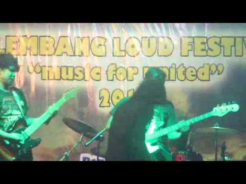 Fajar BIROE Soloist With Eden Key Band Bento CoverGuest Star Palembang Loud Festival Music For Uni