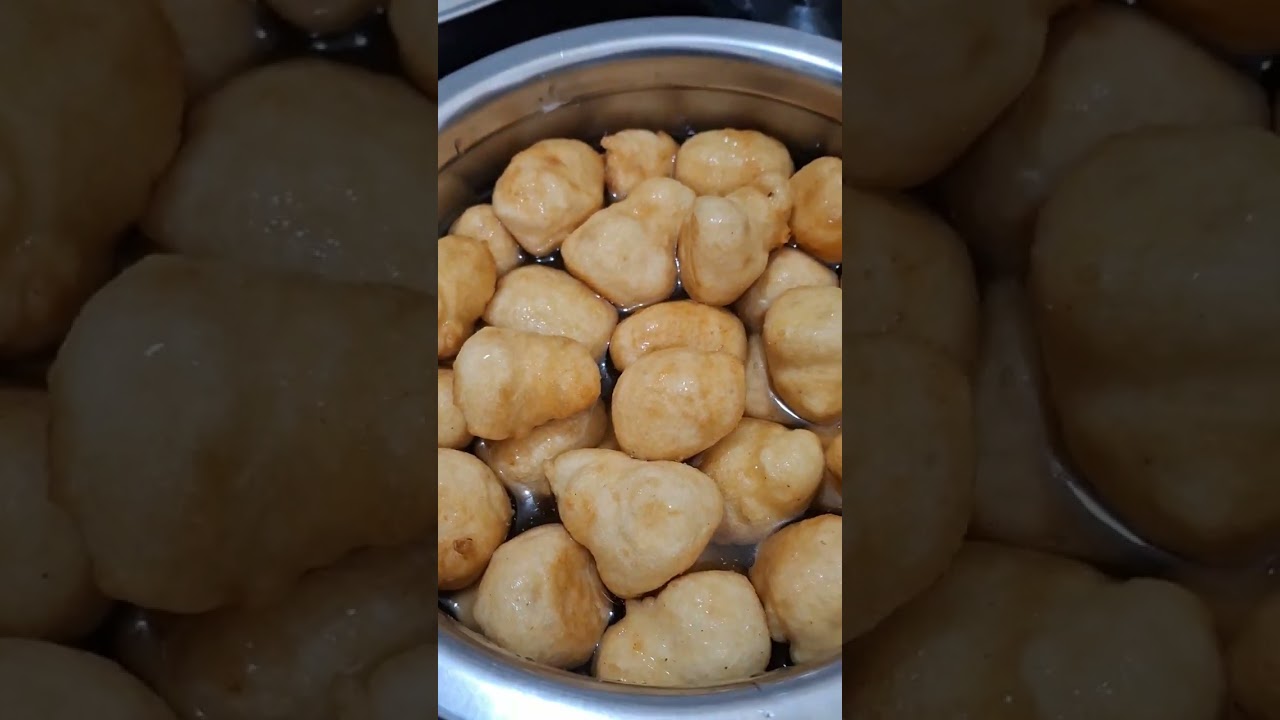 বাড়িতে তৈরি দই বড়া...