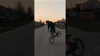 Покатушки на BMX - Открытие сезона на велосипеде и красивые трюки!