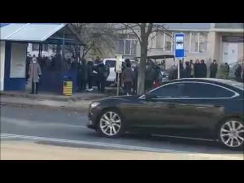 У Броварах біля центру вакцинації людині стало зле