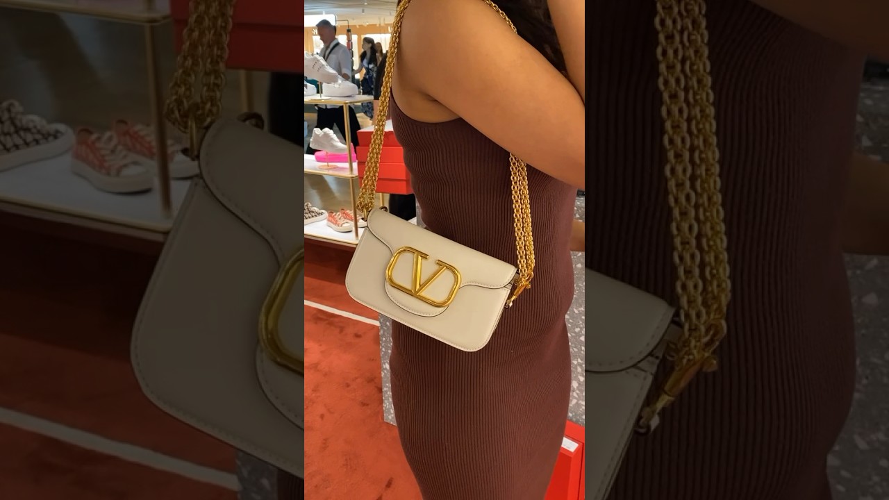 VALENTINO SMALL LOCO WHITE SHOULDER BAG ₹1,88,000