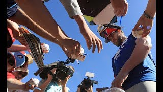 Phillies’ Bryce Harper signs autographs