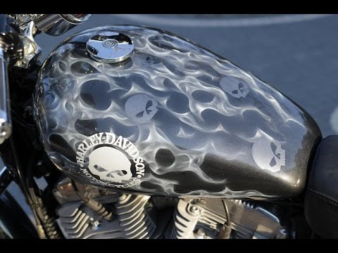 Airbrushing Harley Davidson 883 Sportster - YouTube
