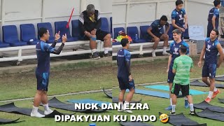 Dipakyuan ku Dado!! Keakraban Dedi Kusnandar dengan Nick Kuipers dan Ezra Walian saat latihan PERSIB