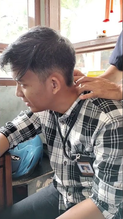 Pijat refleksi biar jadi ganteng 😎
