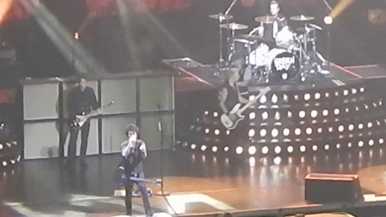 Green Day - Billie Joe makes this gal's LIFE