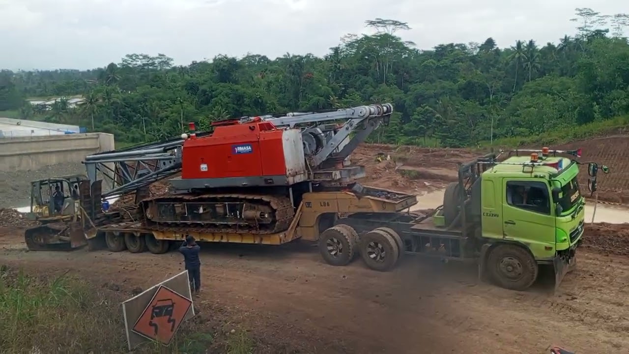 Hino TI muatan crane 100 ton 
