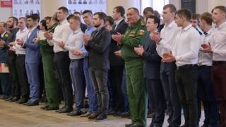 Вручение погон выпускникам факультета военного обучения Вручение погон выпускникам факультета военного обучения