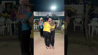 Gerardo Díaz y su mamá #tierracaliente #baile