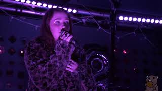 Clairo - Flamin' Hot Cheetos [4K] (live @ Baby's All Right 12/31/17)