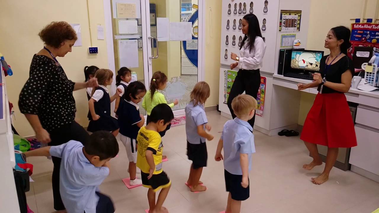 Early Years sing 'The Crab' song in Thai Class YouTube