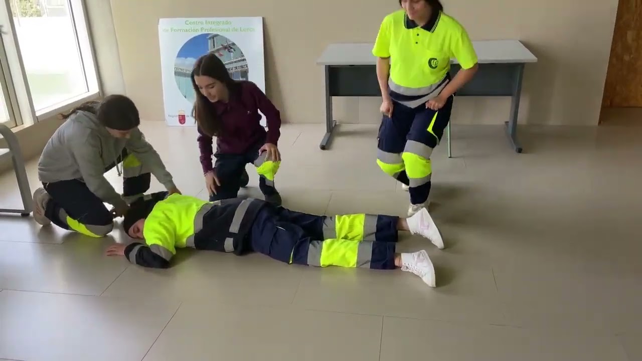Evacuación y traslado de pacientes. Volteo con control cervical