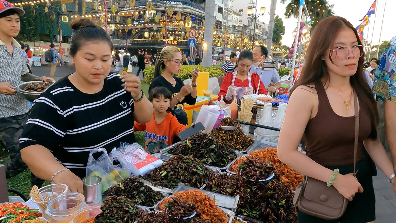Phnom Penh Street FoodPhnom Penh 2026: What to Eat & Where to Walk (Riverside & Chaktomuk Street)