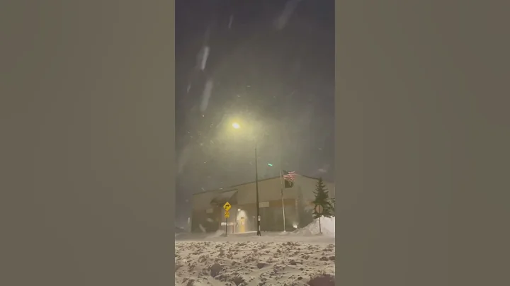 Crazy wind off Lake Superior | SnowStorm ❄️ Duluth MN