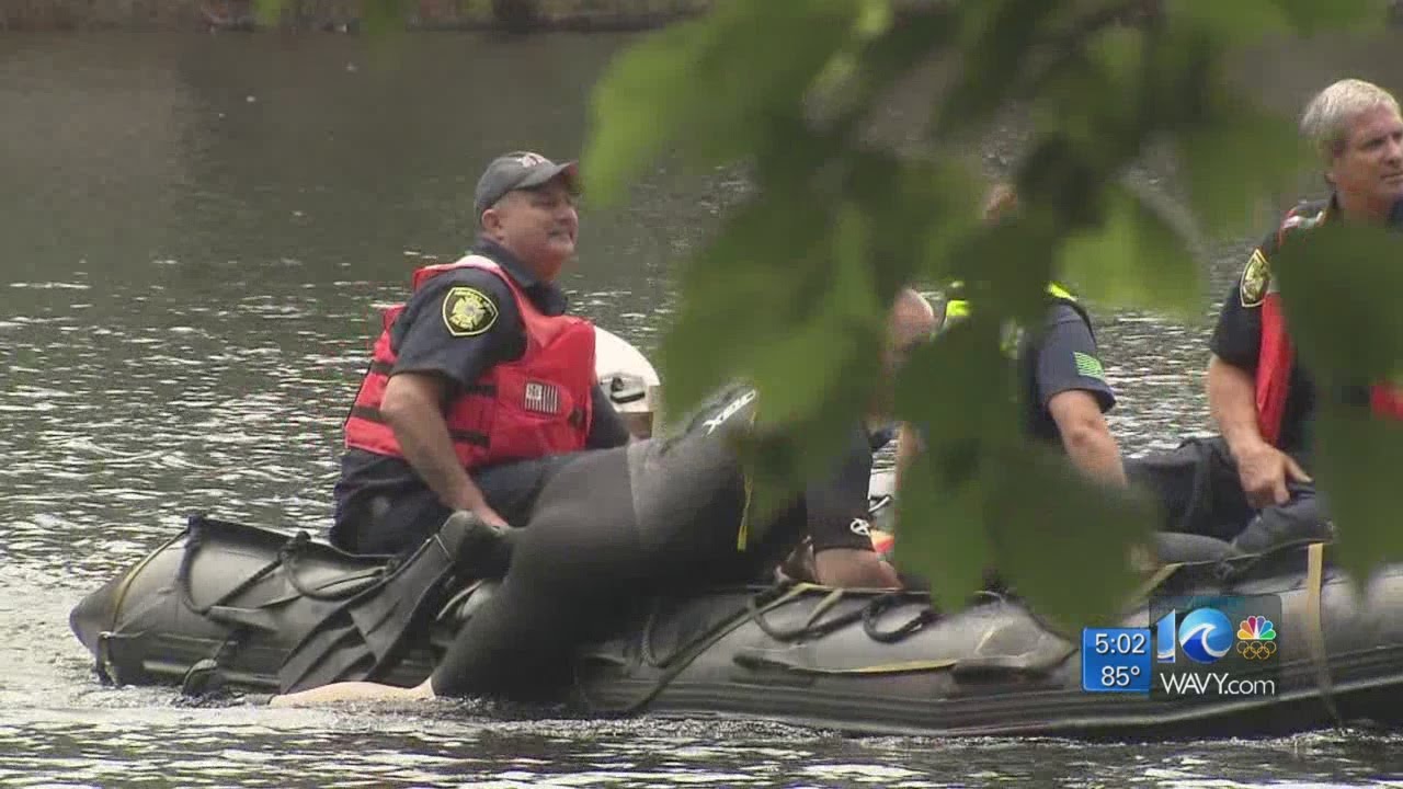 Police ID Newport News man pulled from water after canoe capsizes - YouTube