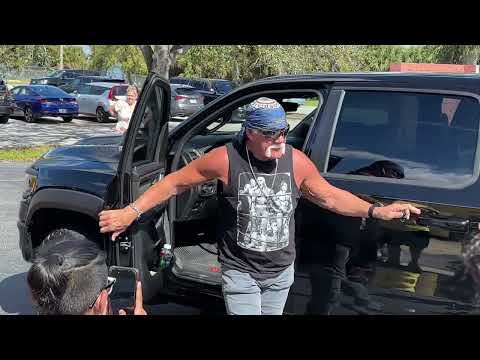 Hulk Hogan Arrives At His Orlando Beach Shop 10 29 22 