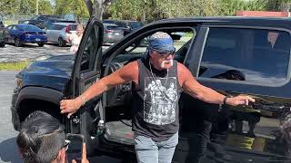 Hulk Hogan arrives at his Orlando Beach Shop 10\/29\/22