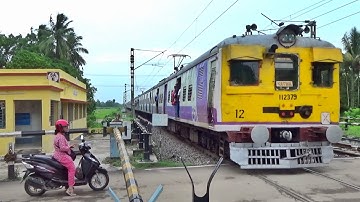 Fast Accelerating Old Model Katwa-Howrah Galloping EMU Local Skip Through Railgate Quickly | IR