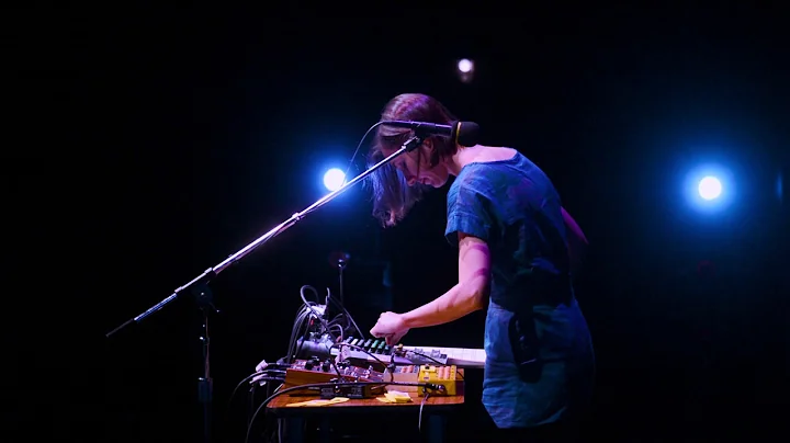 Colleen Takes Us Through Her  Live Setup