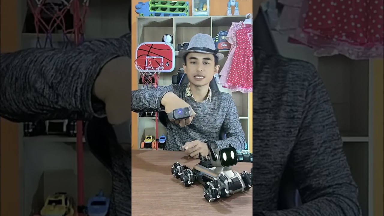 RC MECHANICAL DOG 8 WHEELS DUAL REMOTE...