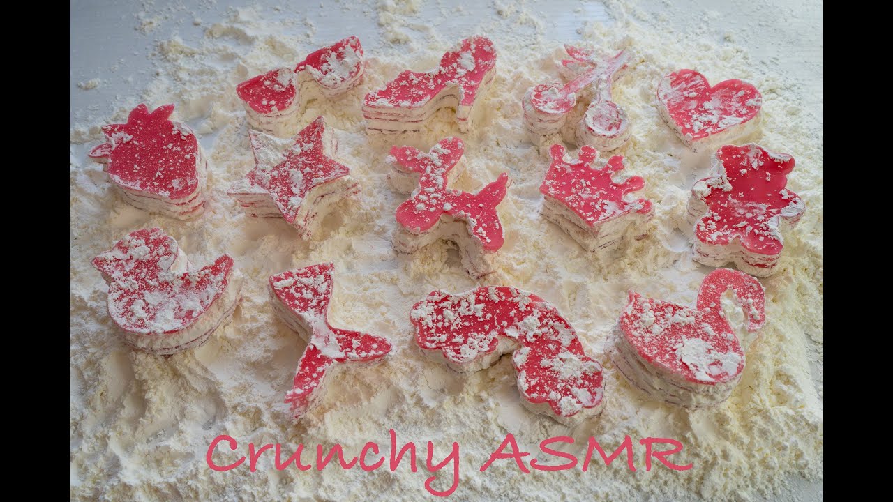 Crunchy ASMR :) #Cornstarchasmr #asmr #waxasmr #shorts #youtubeshorts #cornstarch #crunchy