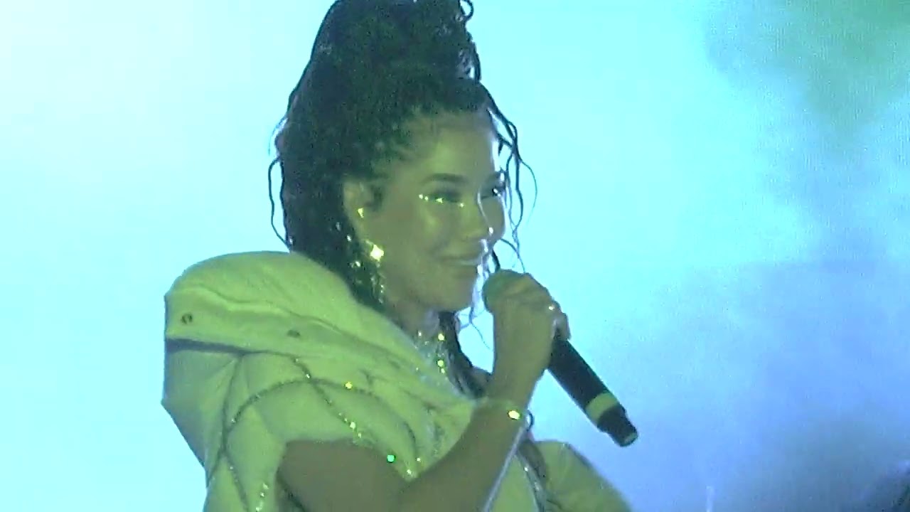 Jhené Aiko