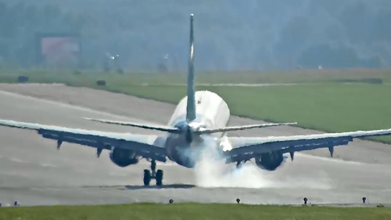 Роняют и ударяют о полосу. Аэрофобам и пилотам это лучше не видеть. Как ...