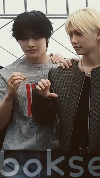 Jeongin wanted to make heart together with Felix πΊπ²π Jeonglix Stray Kids #felix #kpop #jeonglix