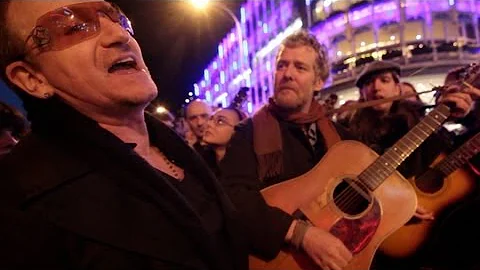 The Greatest Busk on Grafton Street :: Bono and Gl...
