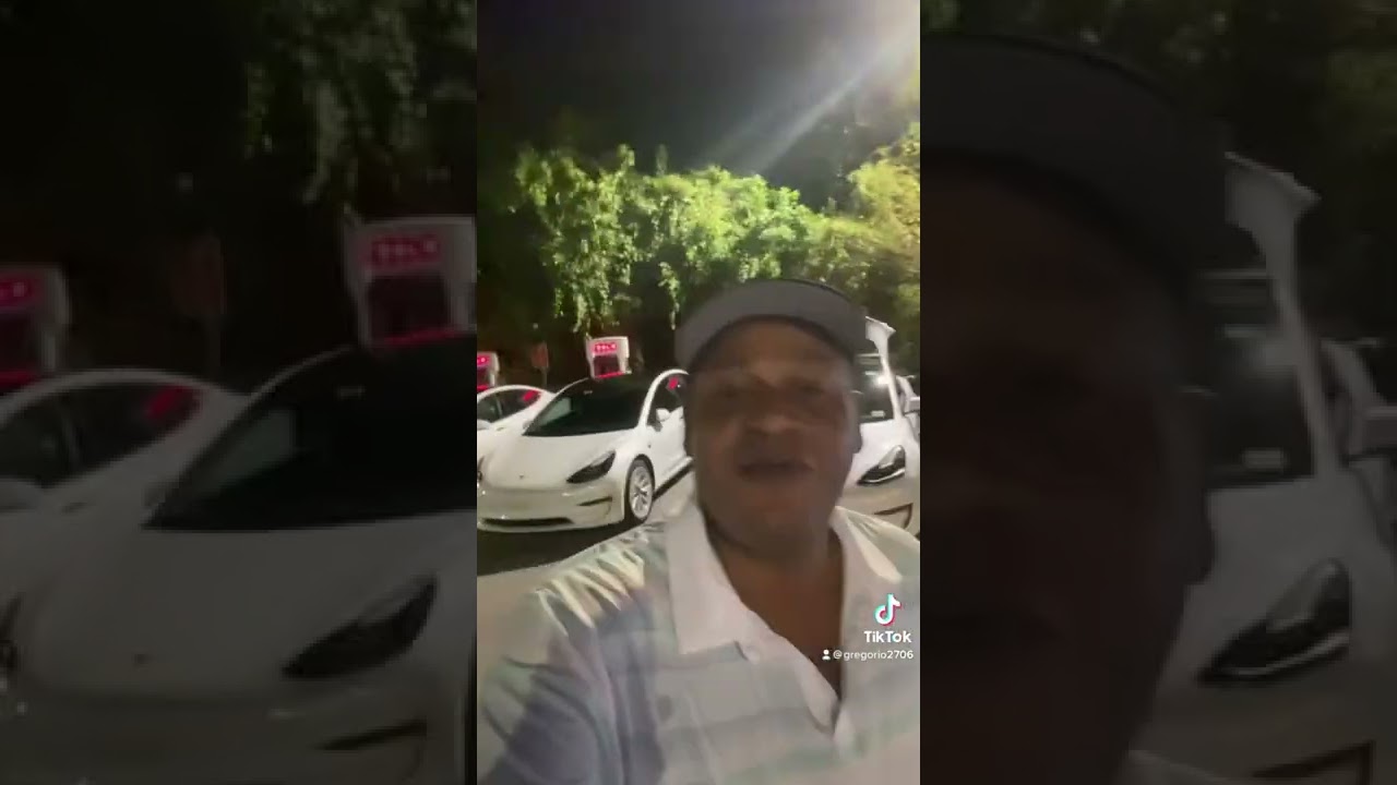 Tesla Supercharger Station in Orlando 3 Time Charging The Tesla 😞🤔😞🤔 🇺🇸