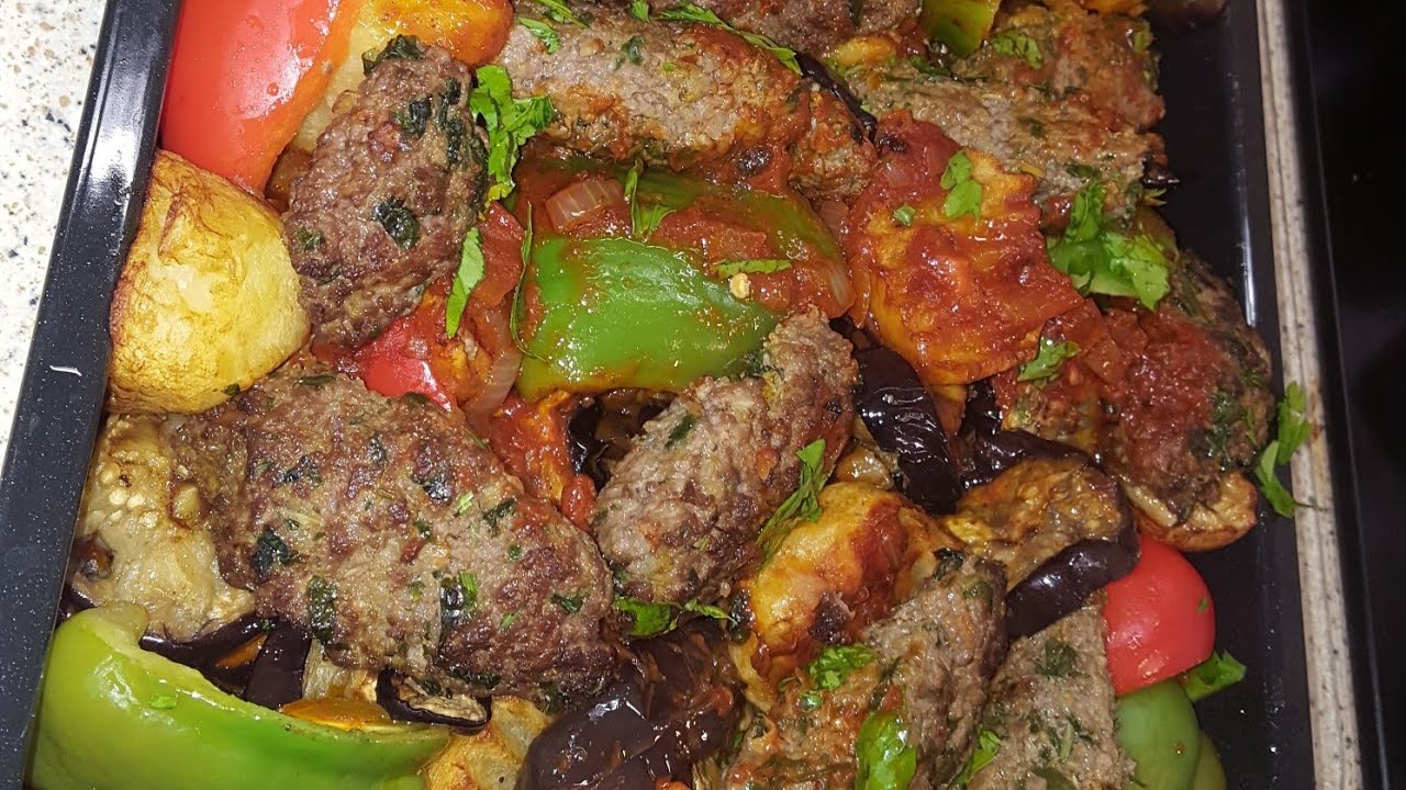 مصلي تونسي  بالبنادق