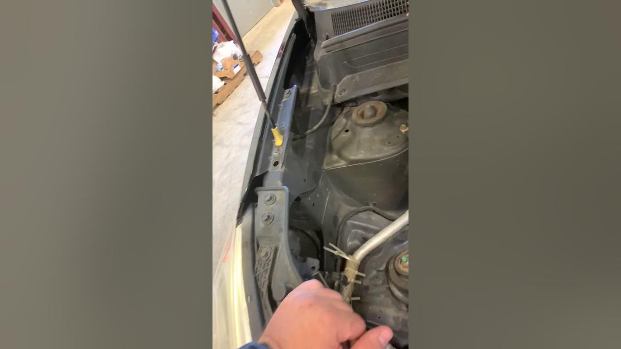 2013 Kia Soul!High beam headlight bulb changeout - YouTube