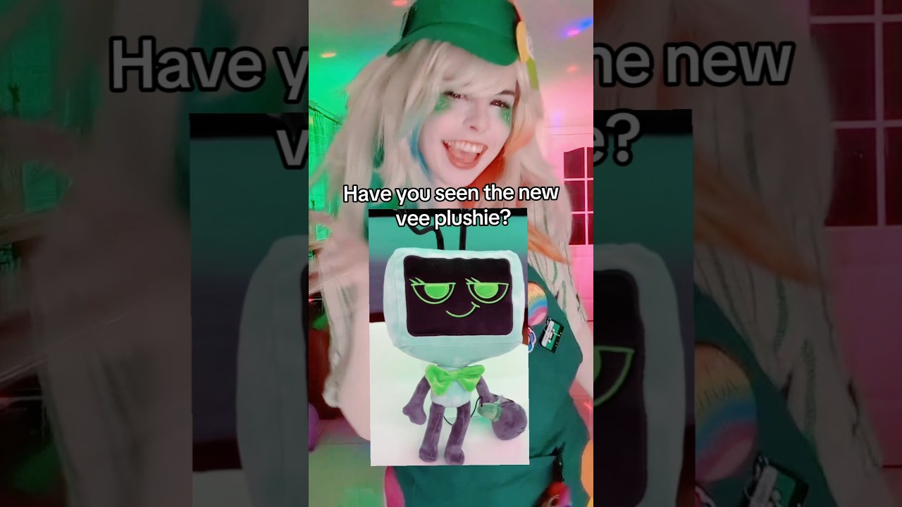 NEW VEE PLUSH! #dandysworld #roblox #gaming #cosplay #comiccon