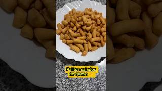 Palitos salados de queso.