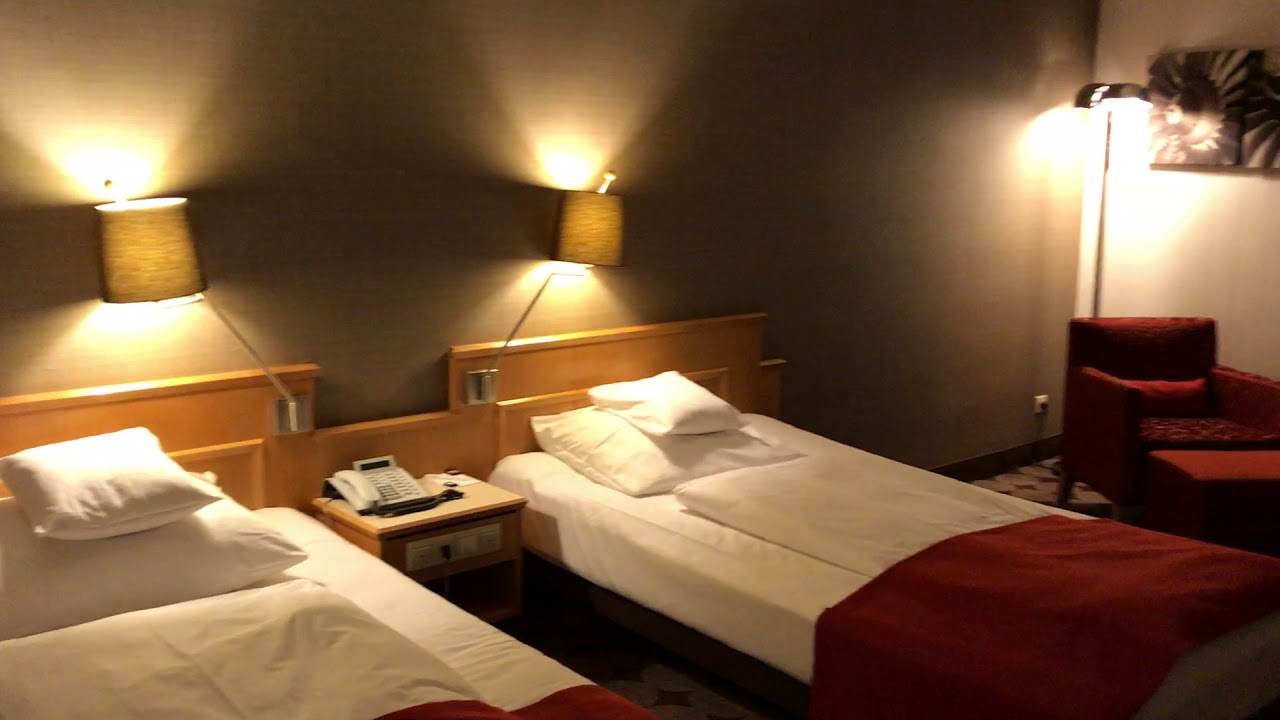 Nürnberg Mövenpick Hotel at the Airport - Room Walk Around