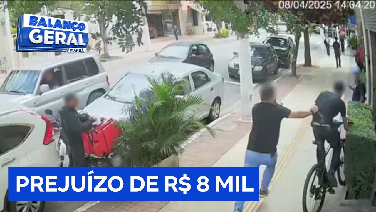 Ladrões usam bicicletas e roubam celulares de pedestres distraídos em São Paulo