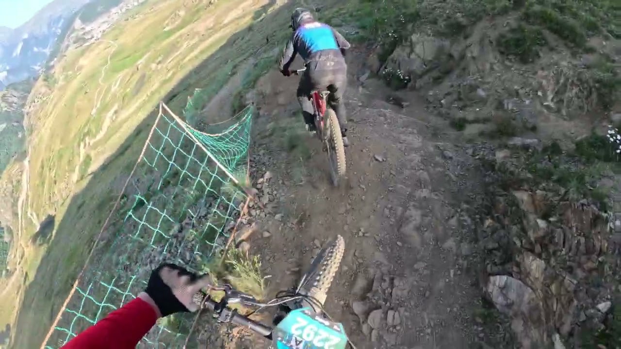 Megavalanche 2025 ; E-bike snow start, carnage & high speed madness !!