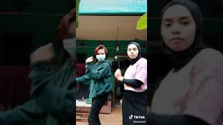 story wa 30 detik || tiktok ala uzy rasel goyang HOT