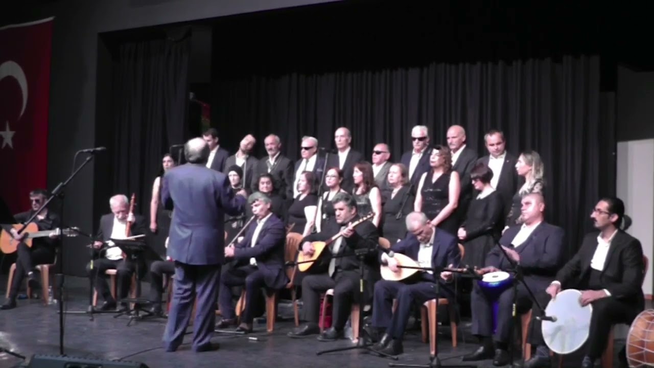 Şef HASAN TATAR VE ANKARA  ALTINOKTA THM KOROSU - Kapının Önünde Önlük Dikiyi