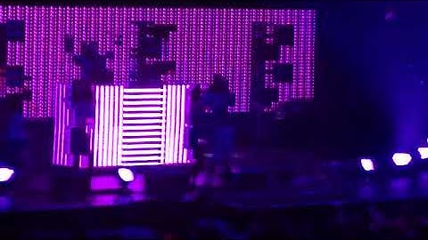 Thumbnail of Sexy Bitch David Guetta Feat Akon Live
