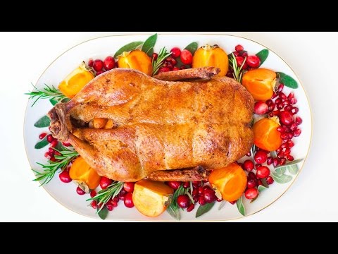 וִידֵאוֹ: איך לבשל ברווז חג המולד
