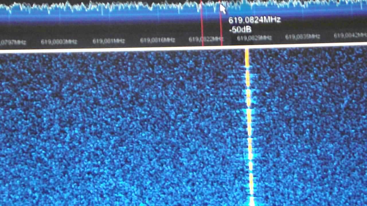 LX1DB/b beacon 10GHZ § RTL SDR R820T § LNB PLL Avenger - YouTube